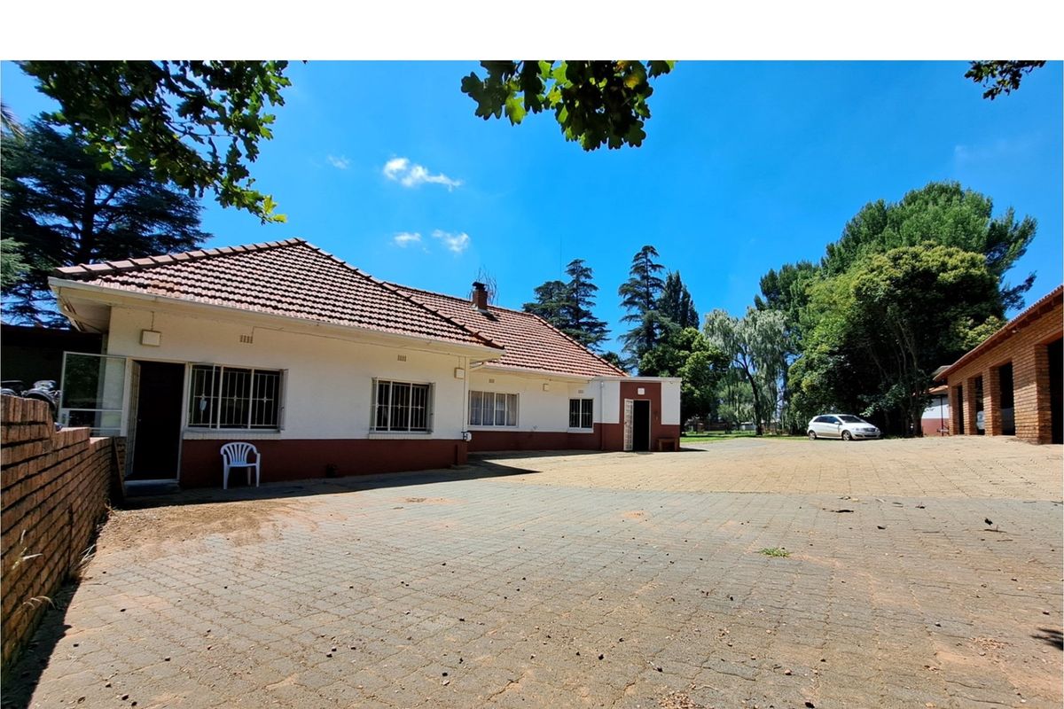 A fantastic and rear investment opportunity 8.65Ha with array of buildings. - Photo 3