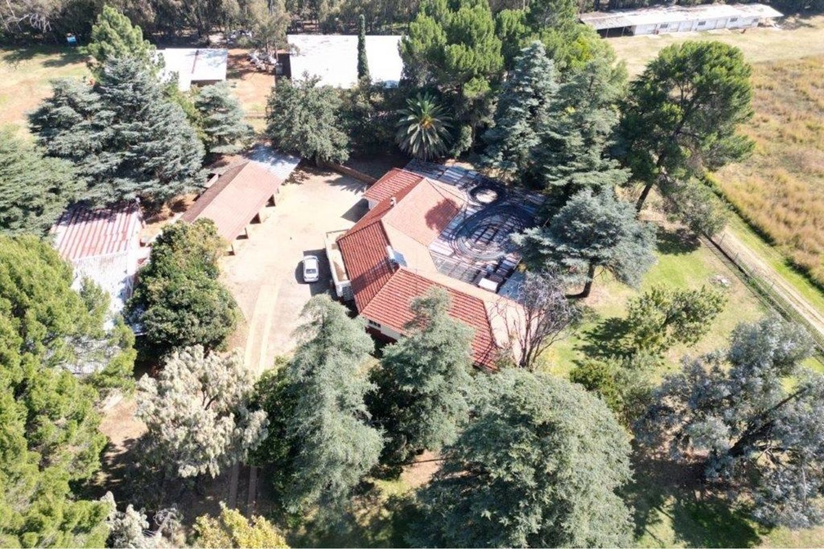 A fantastic and rear investment opportunity 8.65Ha with array of buildings. - Photo 2