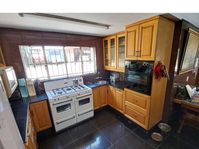 A fantastic and rear investment opportunity 8.65Ha with array of buildings. - Photo 5