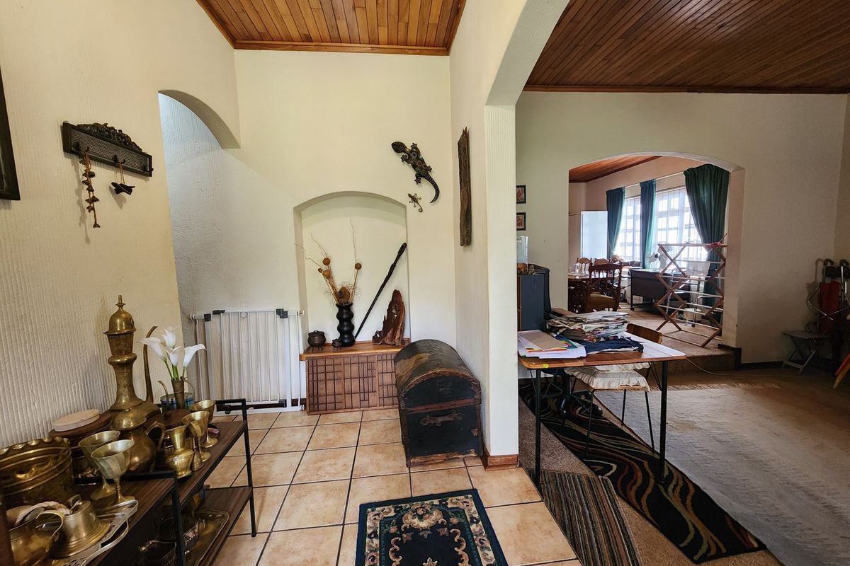 "Elegant 4-Bed Home in Arbor Park Awaits You" - Photo 5