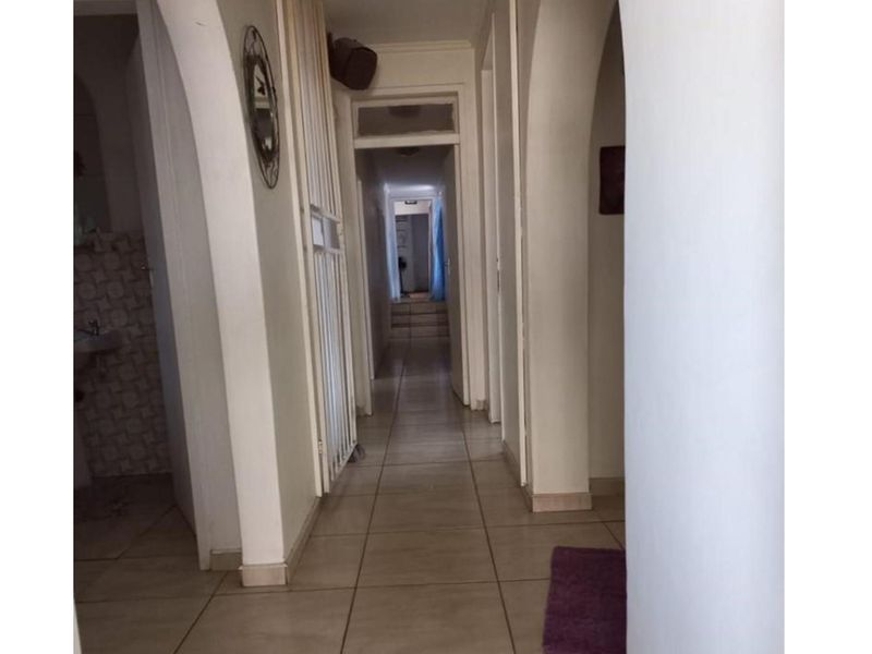 Massive and a bargain house in a big yard (4304sqm) - Photo 6