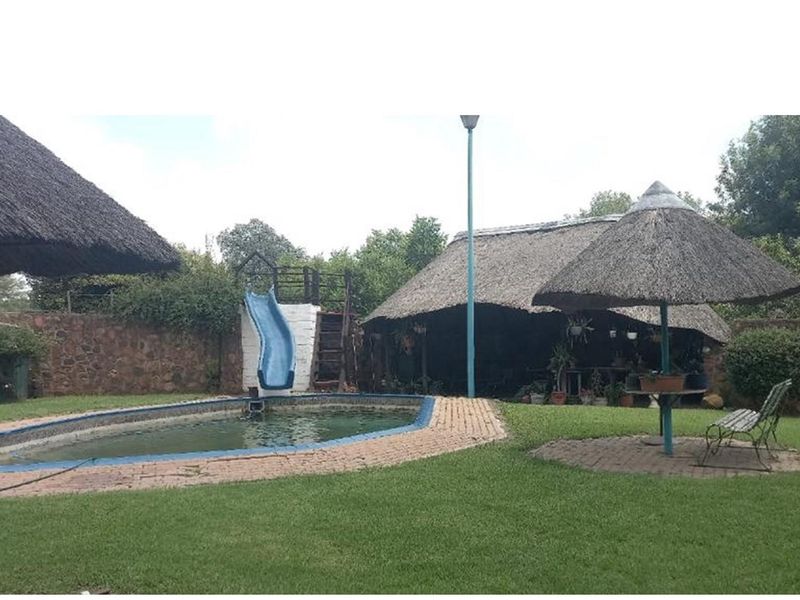 Massive and a bargain house in a big yard (4304sqm) - Photo 4