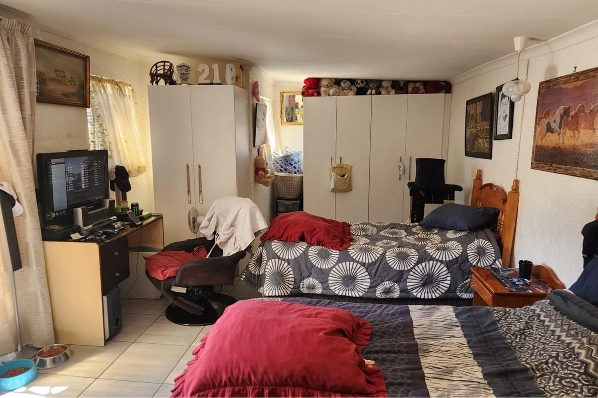 "Charming 3-Bed Home in Benoni West – Price Cut!" - Photo 2