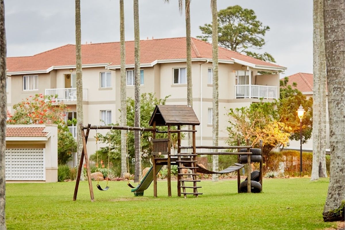 "Luxurious 3-Bed Townhouse in Manor Estates" - Photo 4