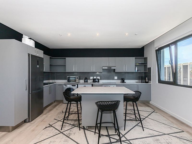 Luxurious City Living | Fully Furnished Investment Gem in Cape Town CBD - Photo 10