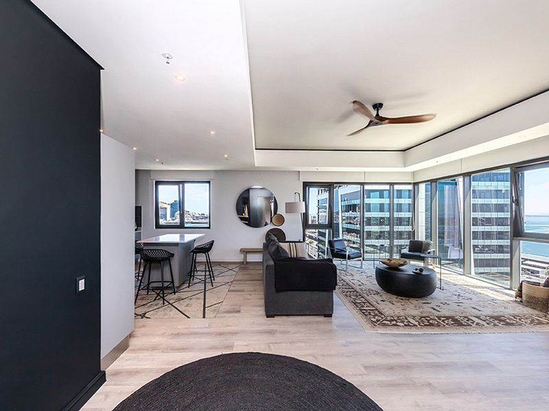 Luxurious City Living | Fully Furnished Investment Gem in Cape Town CBD - Photo 7