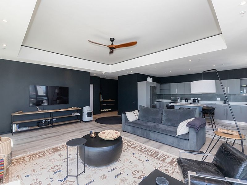 Luxurious City Living | Fully Furnished Investment Gem in Cape Town CBD - Photo 4