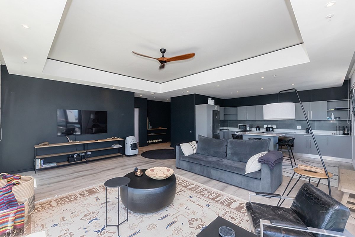 Luxurious City Living | Fully Furnished Investment Gem in Cape Town CBD - Photo 4