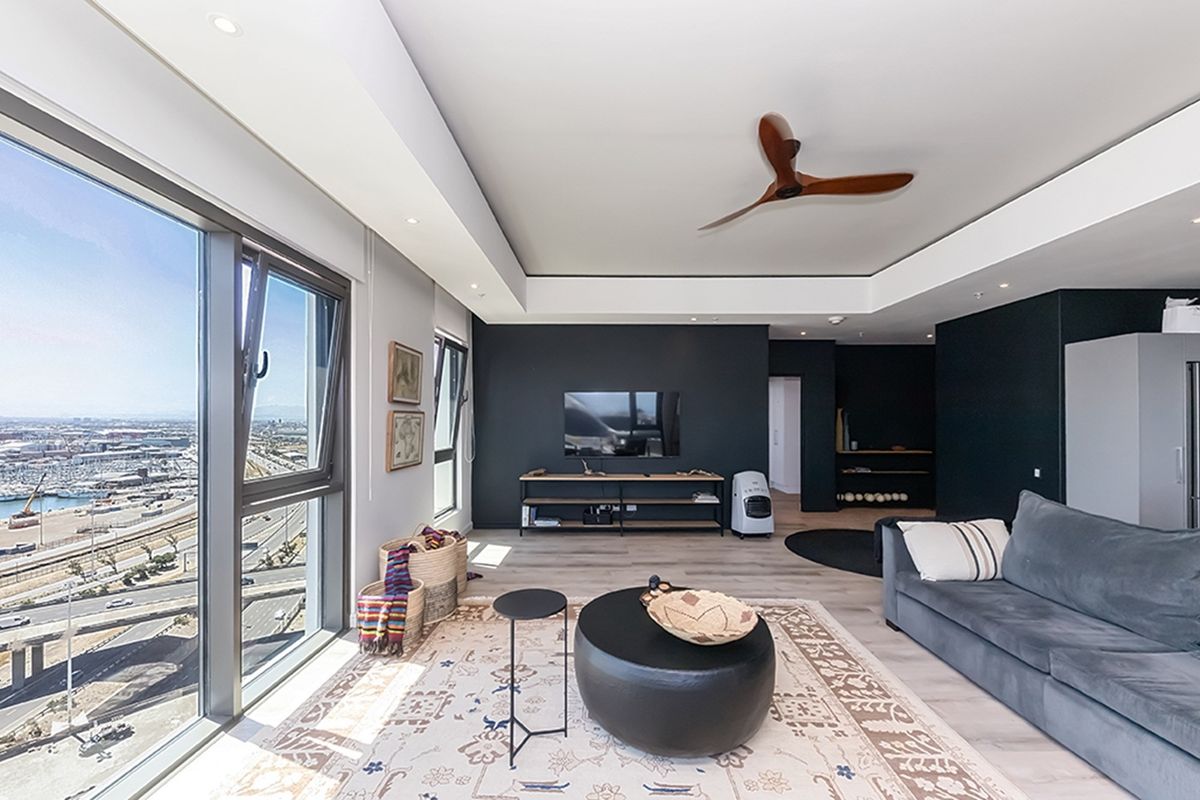 Luxurious City Living | Fully Furnished Investment Gem in Cape Town CBD - Photo 5
