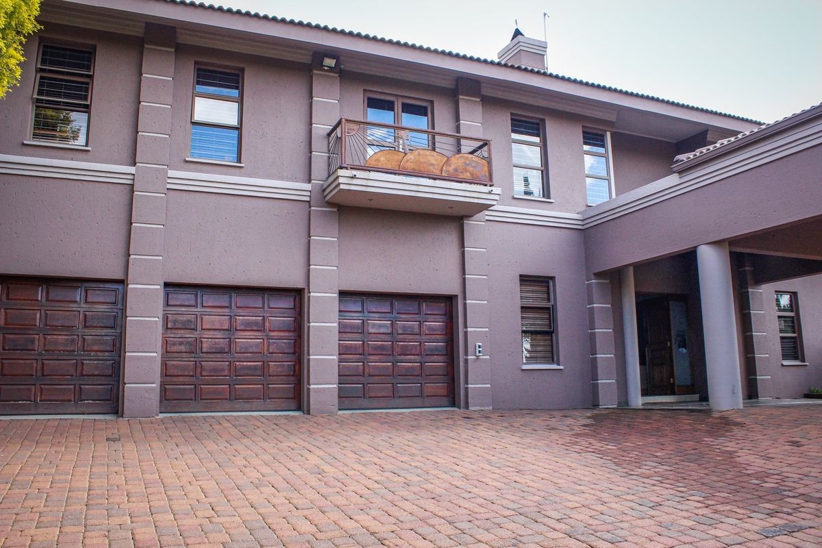 Designed to Impress: The Ultimate Aerorand Family and Entertainer’s Home - Photo 4