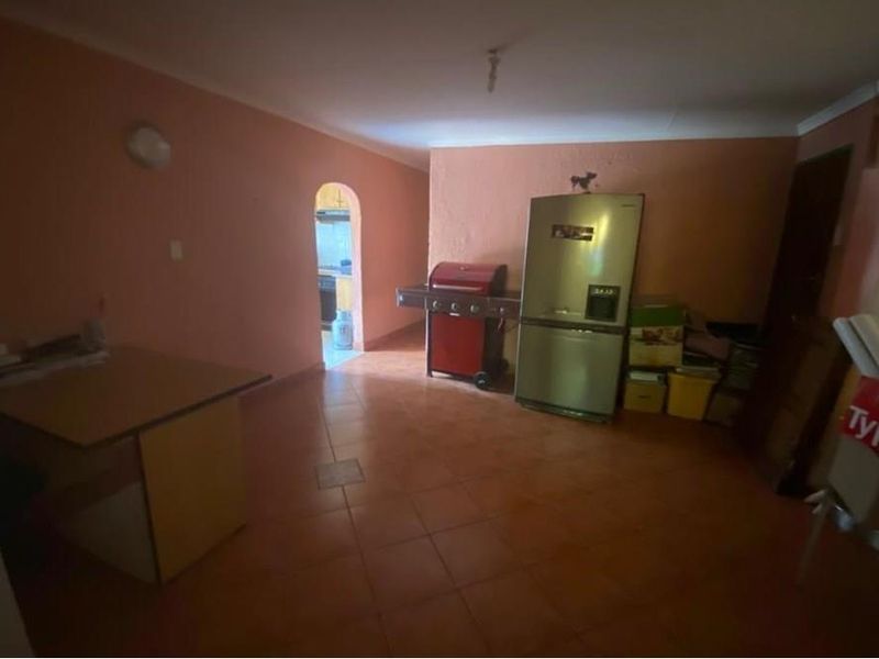 3Bed/1Bath House with 3 cottages for sale at Ekangala-D - Photo 7