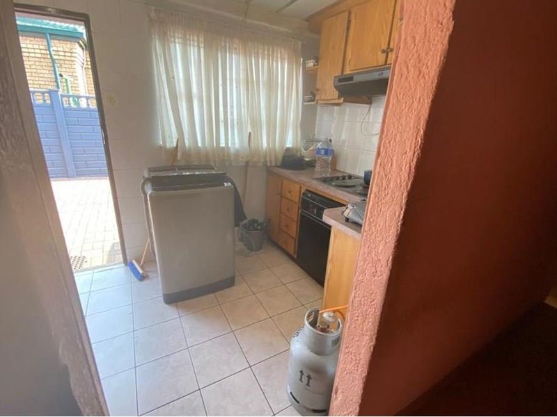 3Bed/1Bath House with 3 cottages for sale at Ekangala-D - Photo 5