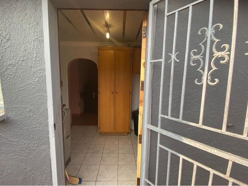 3Bed/1Bath House with 3 cottages for sale at Ekangala-D - Photo 2