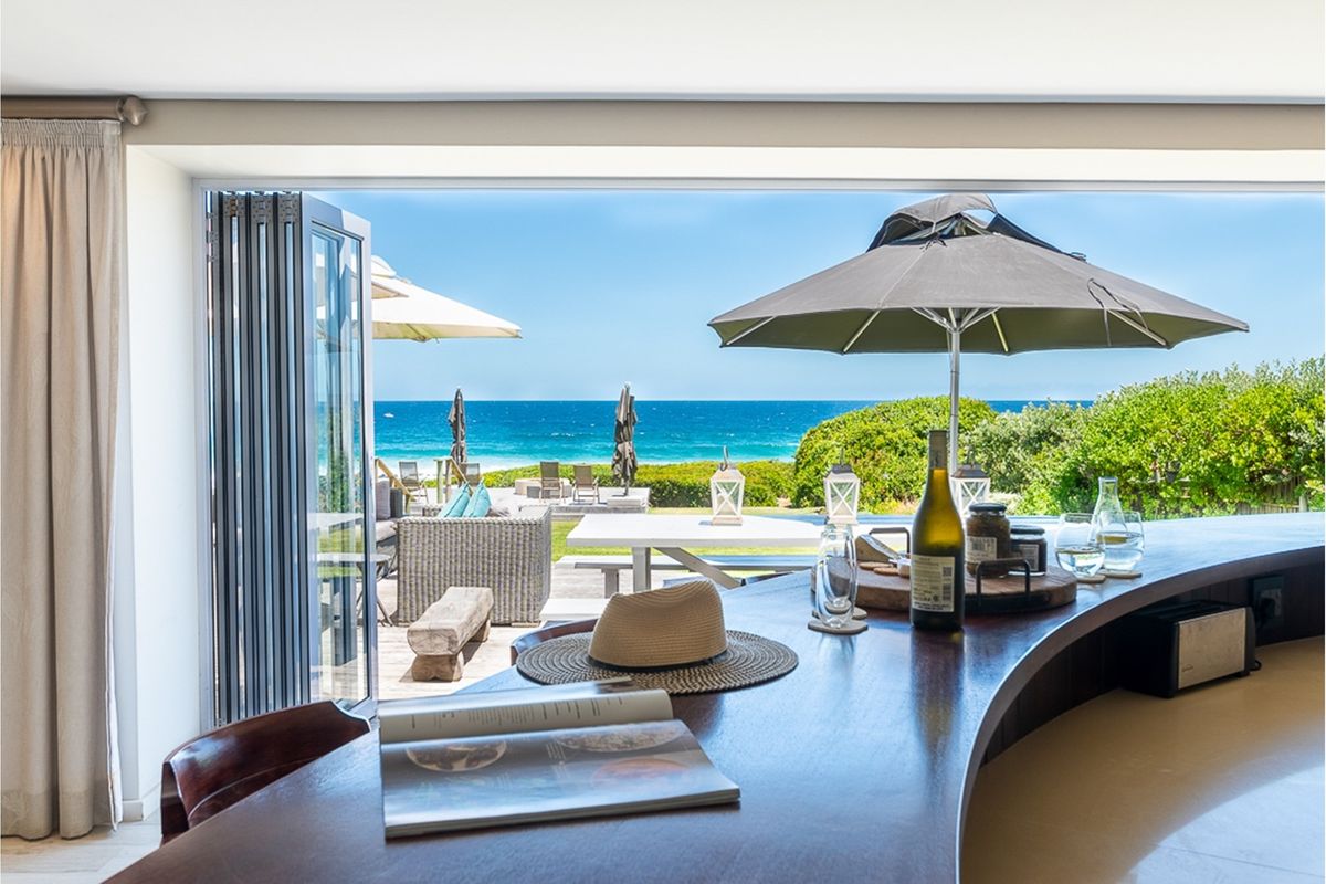 Exclusive Beachfront Estate for Sale in Keurboomstrand - Photo 2