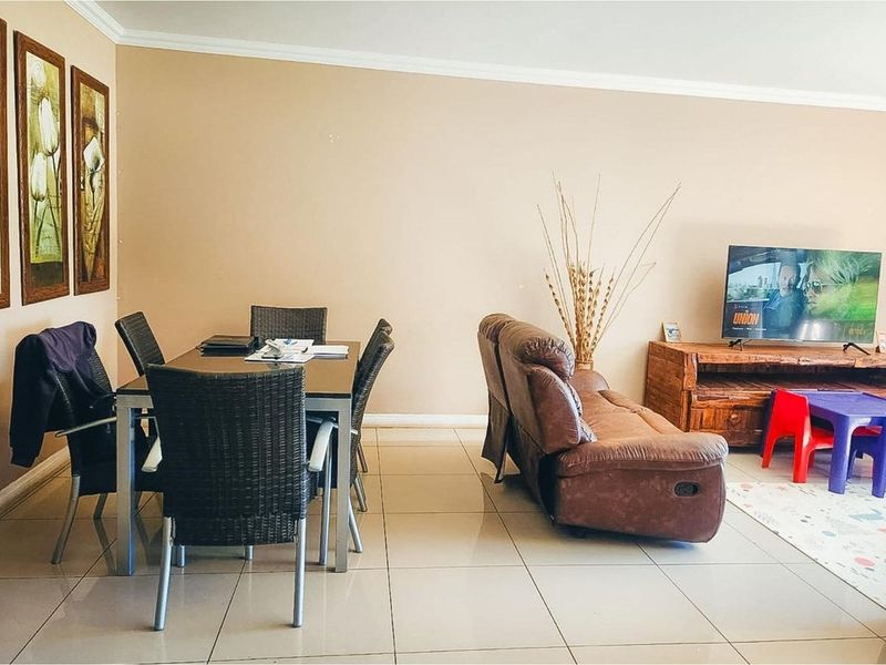 A Prestigious Estate with Luxury Living and No Loadshedding - Photo 10