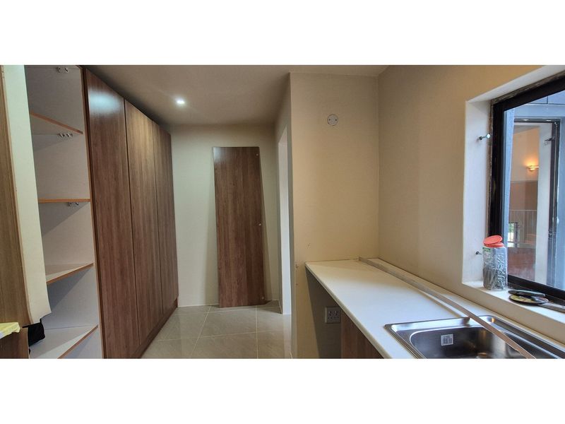 Beautiful Family Home with Views For Rental in Observatory - Photo 3