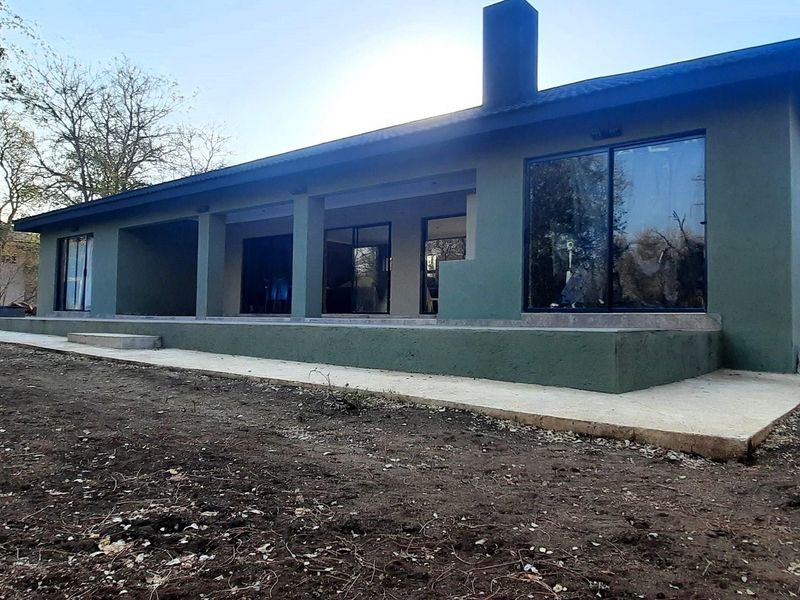 Modern Tranquil Home with Pool in Marloth Park - Photo 2