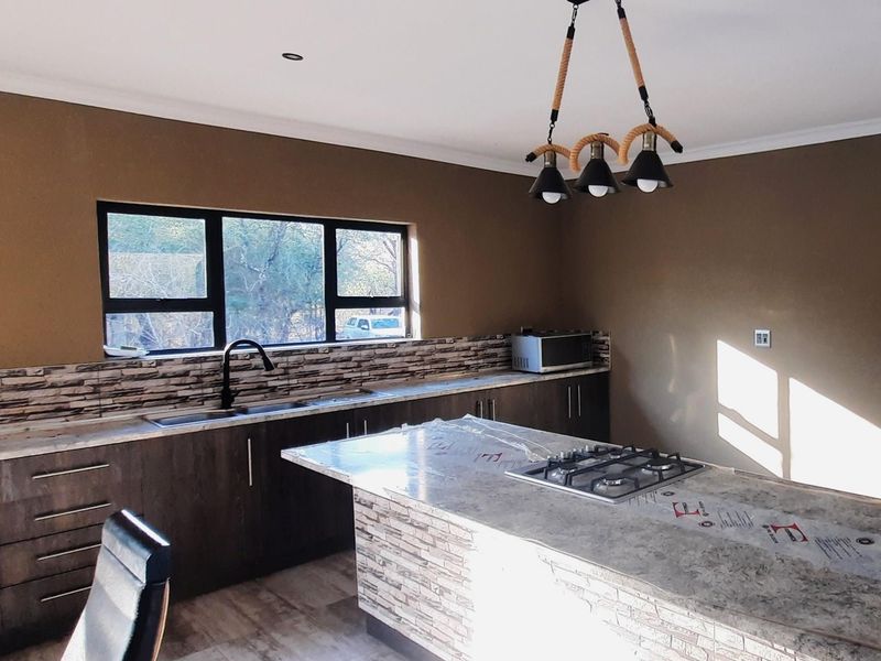 Modern Tranquil Home with Pool in Marloth Park - Photo 8