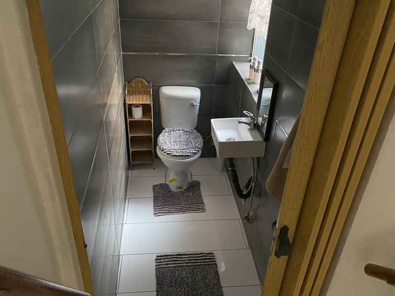 Renovated Duplex Apartment - Photo 7