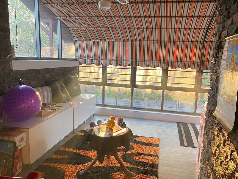 Renovated Duplex Apartment - Photo 8