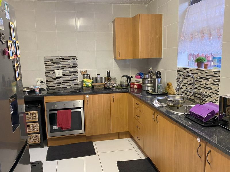 Renovated Duplex Apartment - Photo 5