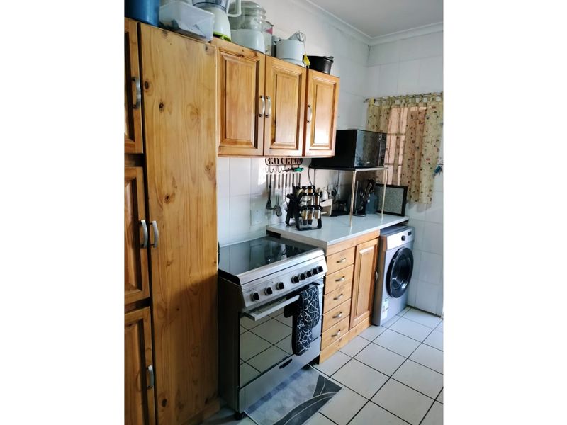 Charming two-bedroom townhouse - Photo 5