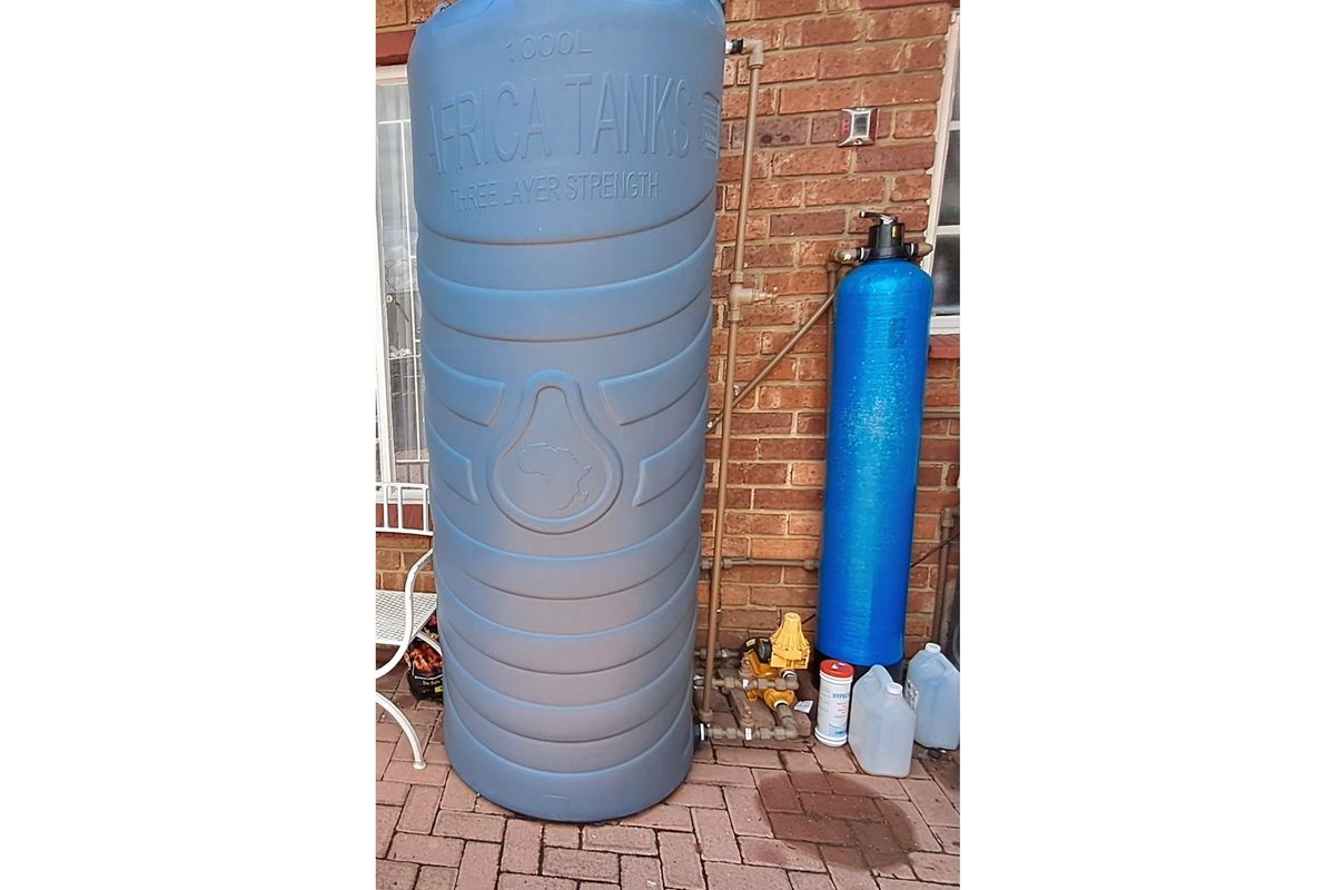 Charming two-bedroom townhouse - Photo 4