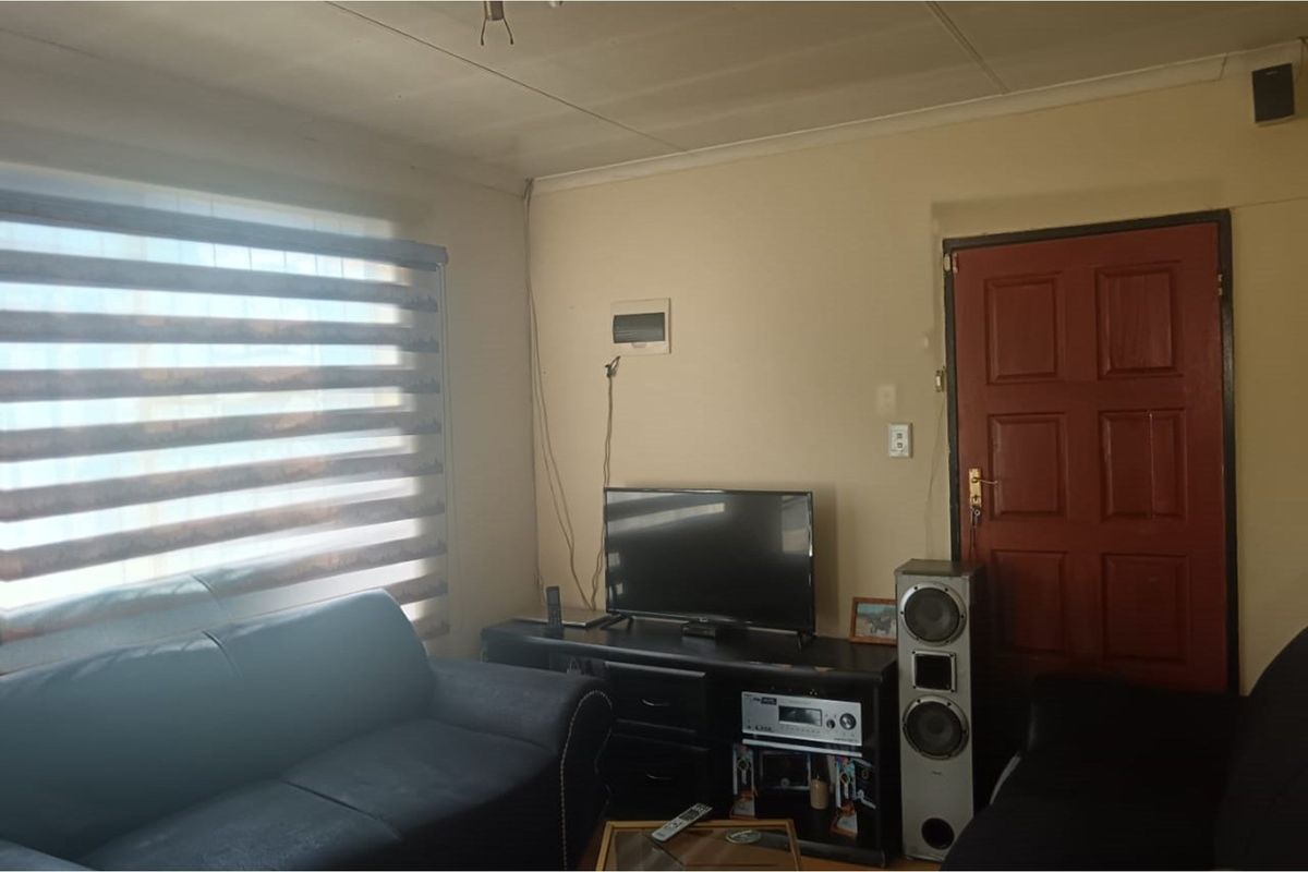 "Cosmo City Ext 7 Gem: Modern 2-Bedroom Home for Sale" - Photo 5