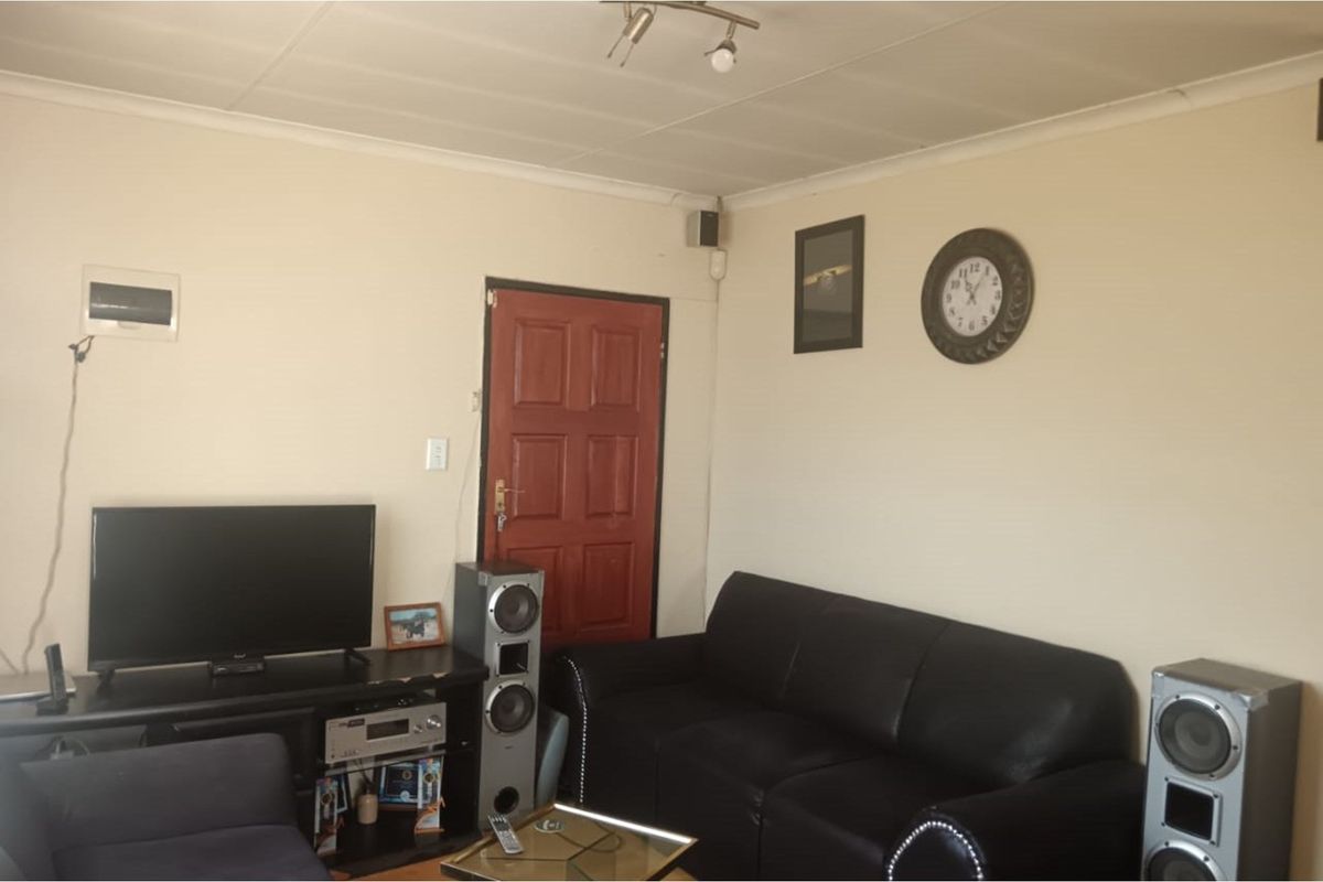 "Cosmo City Ext 7 Gem: Modern 2-Bedroom Home for Sale" - Photo 3