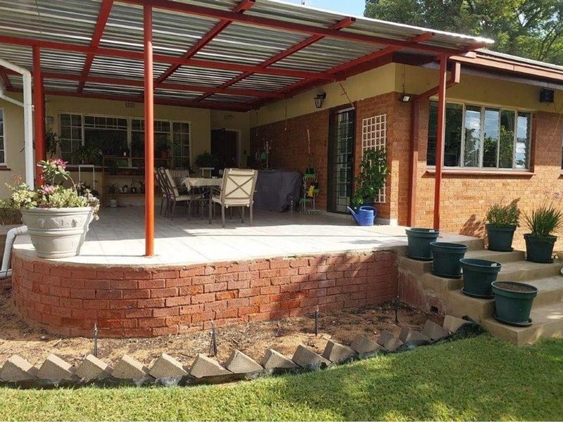 Living off-grid in the quaint little bushveld town of Rooiberg, LP - Photo 5