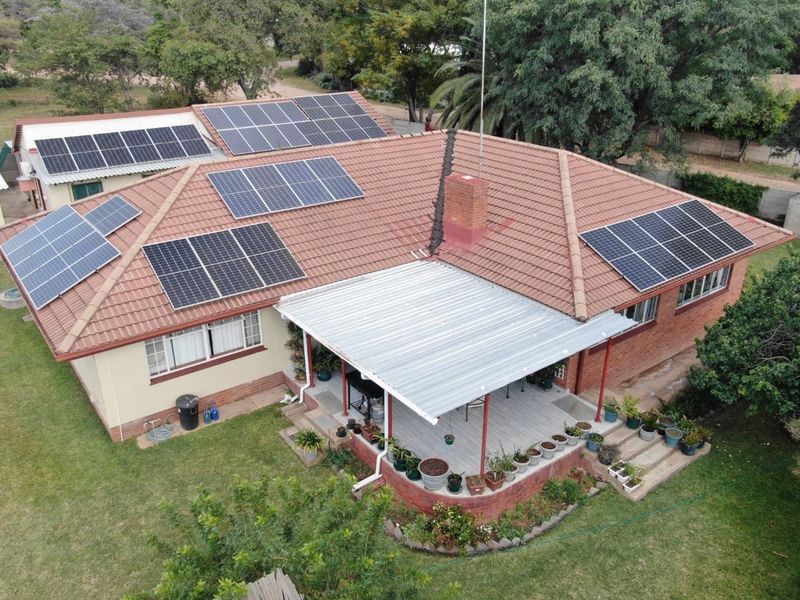 Living off-grid in the quaint little bushveld town of Rooiberg, LP - Photo 3
