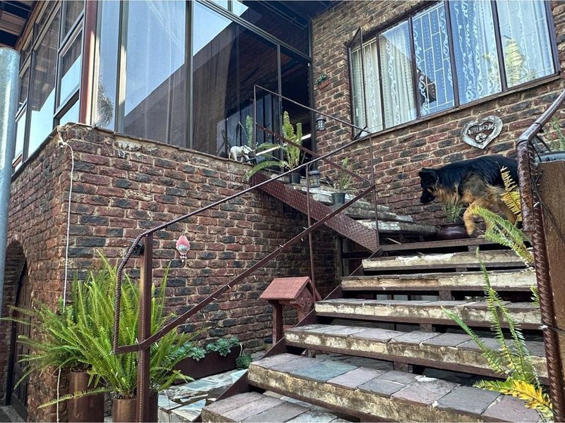 "Where Spacious Living Meets Serene Comfort" - Photo 4