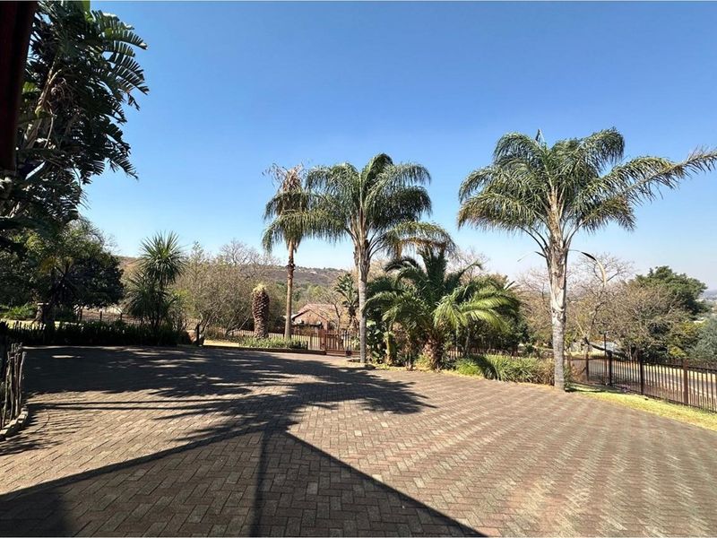 "Where Spacious Living Meets Serene Comfort" - Photo 3