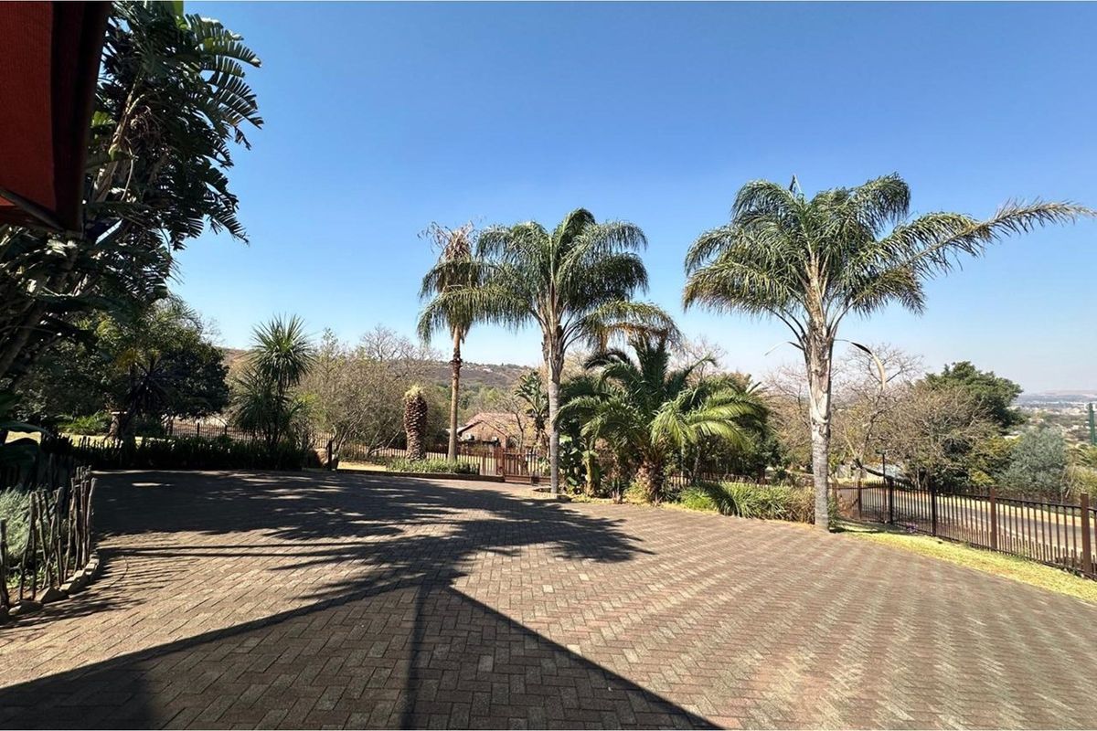 "Where Spacious Living Meets Serene Comfort" - Photo 3