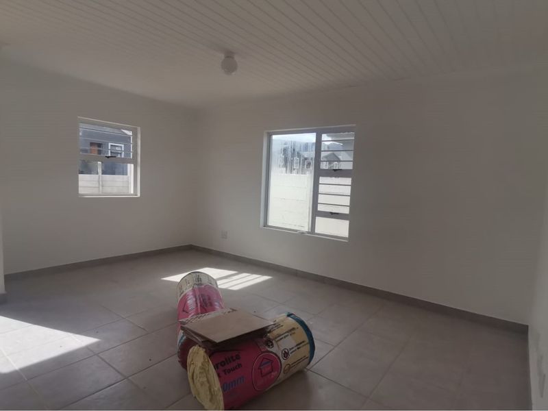 New Plot and Plan 4 Bedroom Home in Mountain Ridge Estate, Paarl - Photo 6