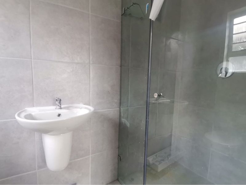 New Plot and Plan 4 Bedroom Home in Mountain Ridge Estate, Paarl - Photo 10