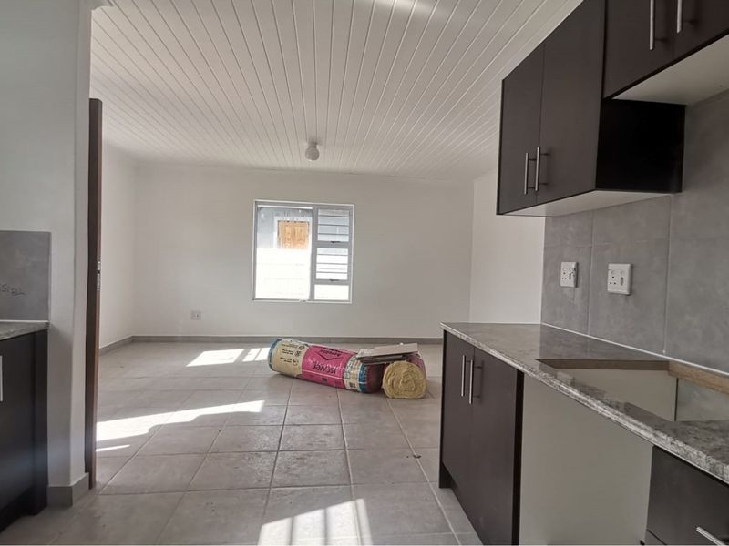 New Plot and Plan 4 Bedroom Home in Mountain Ridge Estate, Paarl - Photo 5