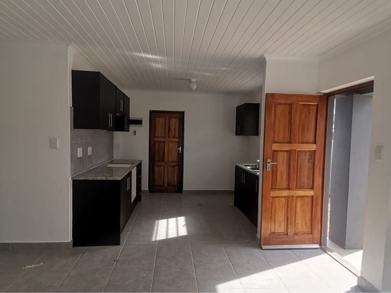 New Plot and Plan 4 Bedroom Home in Mountain Ridge Estate, Paarl - Photo 3