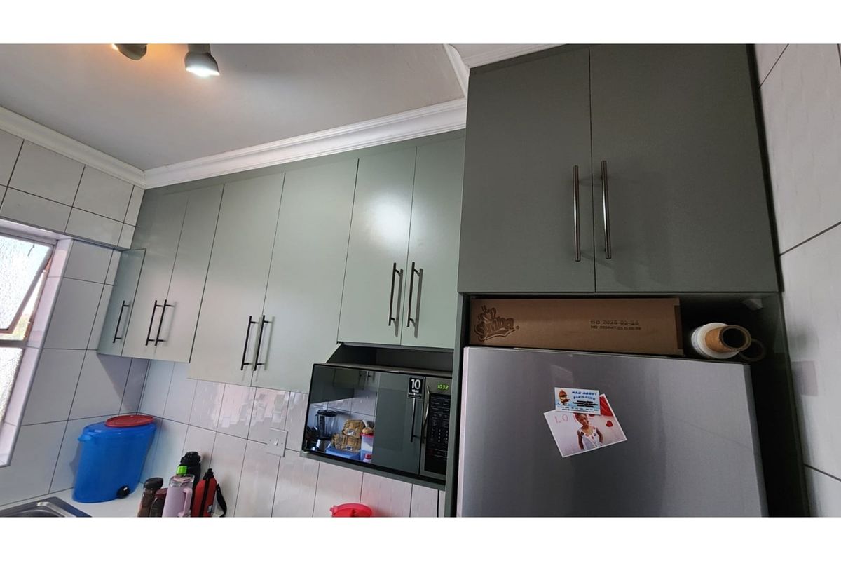 Charming 2-Bedroom Apartment for Sale in Springs Central - Photo 5