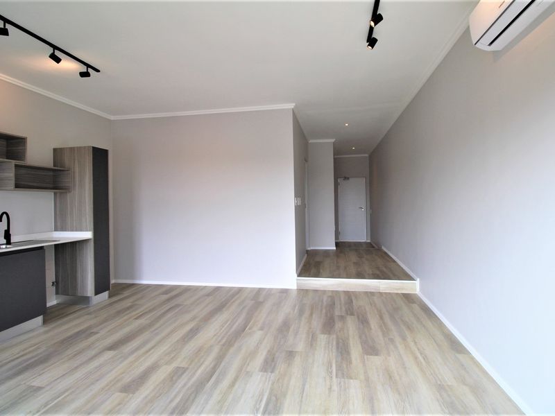 Modern 1-Bedroom Apartment in Bryanston For Sale - Photo 7