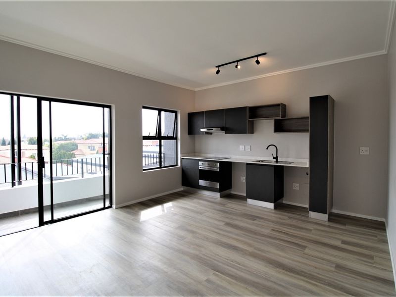 Modern 1-Bedroom Apartment in Bryanston For Sale - Photo 6