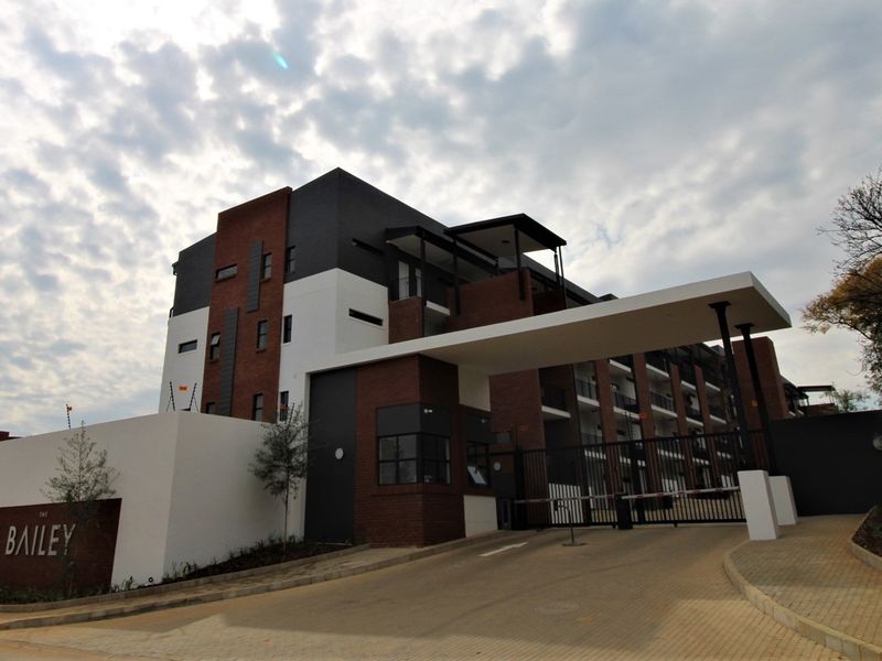 Modern 1-Bedroom Apartment in Bryanston For Sale - Photo 1