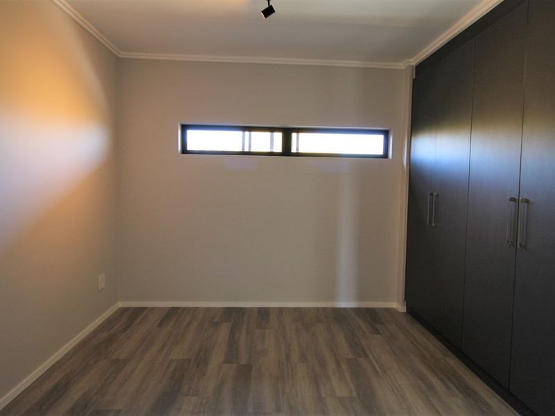 Modern 1-Bedroom Apartment in Bryanston For Sale - Photo 9
