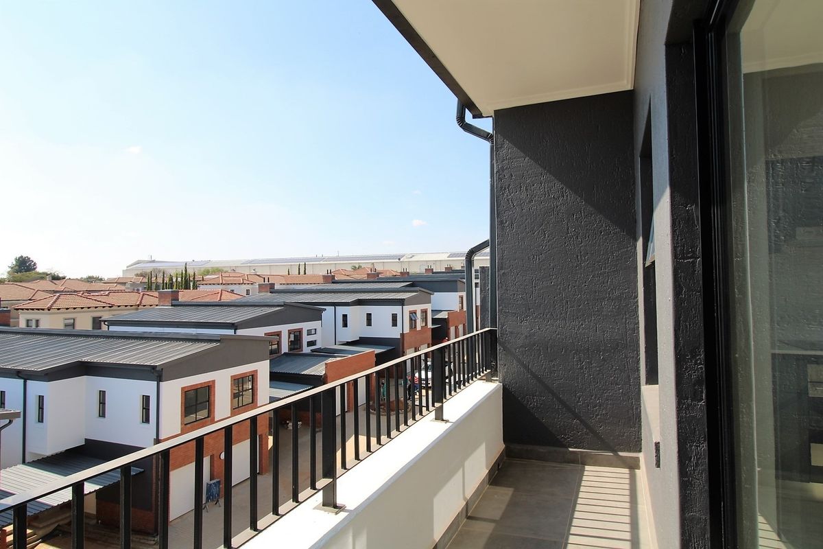Modern 1-Bedroom Apartment in Bryanston For Sale - Photo 3