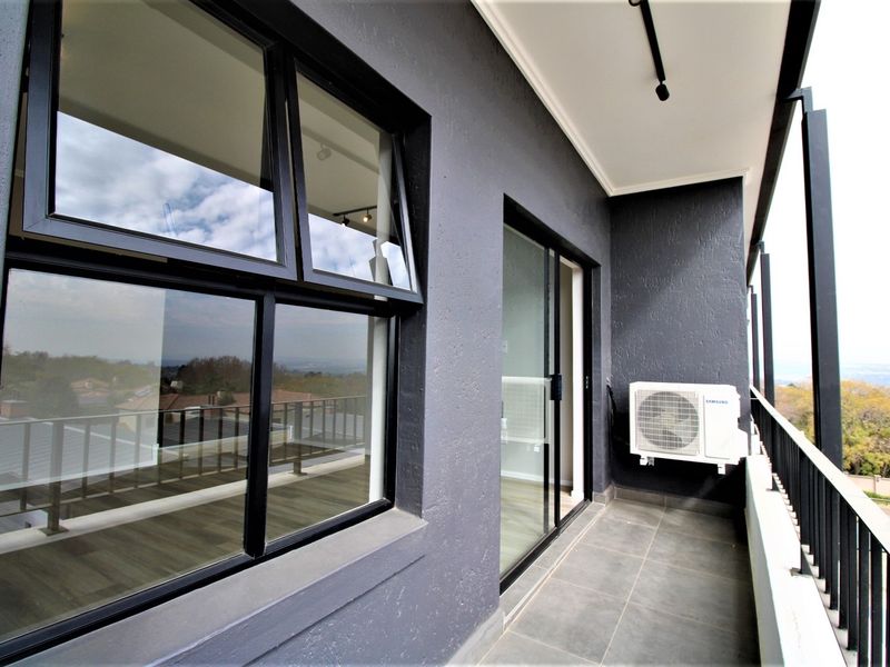 Modern 1-Bedroom Apartment in Bryanston For Sale - Photo 4