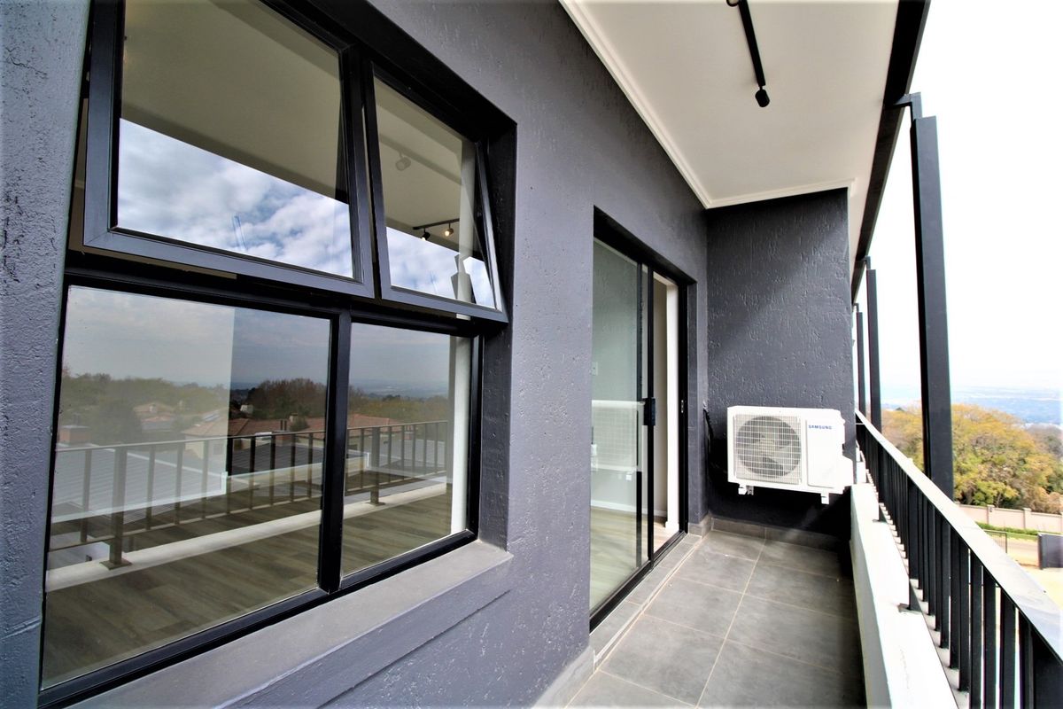 Modern 1-Bedroom Apartment in Bryanston For Sale - Photo 4