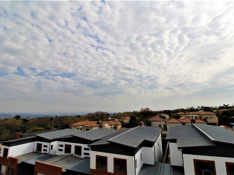 Modern 1-Bedroom Apartment in Bryanston For Sale - Photo 5