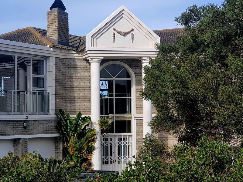 Elegant Double-Story Home with Sea Views - Photo 3