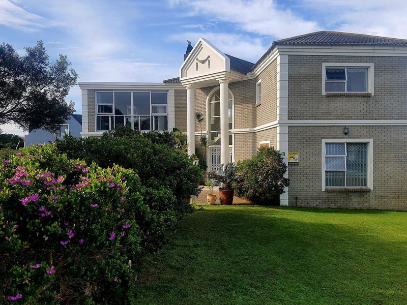 Elegant Double-Story Home with Sea Views - Photo 4