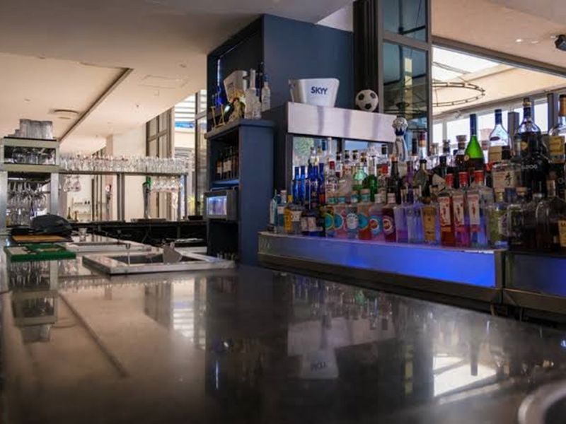 “Luxury Living in Sandton Skye: Fully Furnished Apartment with World-Class Amenities” - Photo 9